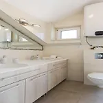 Daire M&k - Two Bedroom With Balcony And Sea View Mlini