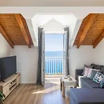 Daire M&k - Two Bedroom With Balcony And Sea View *