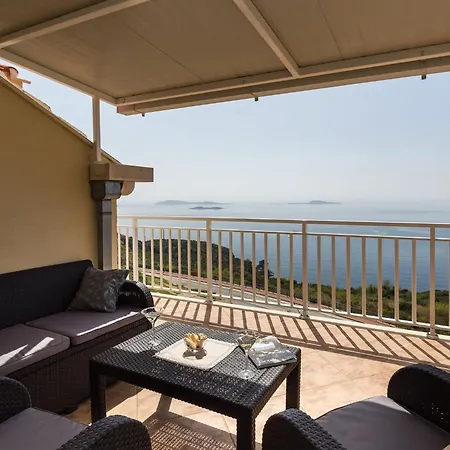 M&k - Two Bedroom With Balcony And Sea View *