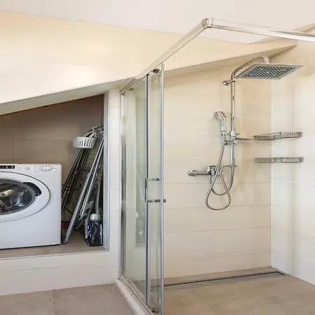 M&k - Two Bedroom With Balcony And Sea View *