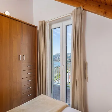 M&k - Two Bedroom With Balcony And Sea View *