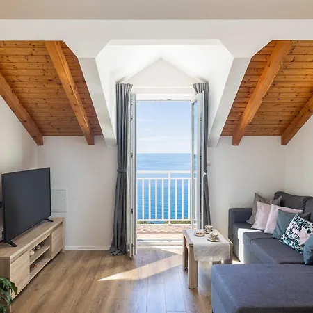 Apartment M&k - Two Bedroom With Balcony And Sea View *