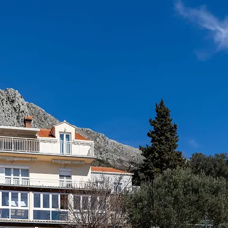 M&k - Two Bedroom With Balcony And Sea View Apartment
