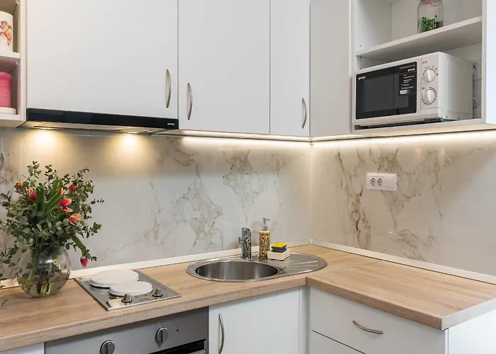 Apartament M&k - Two Bedroom With Balcony And Sea View