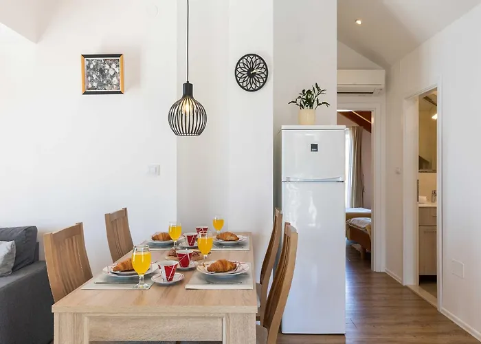 M&k - Two Bedroom With Balcony And Sea View Apartament