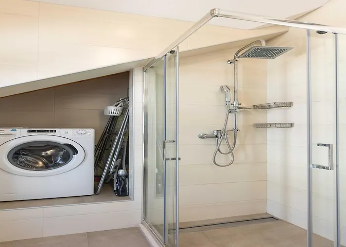 M&k - Two Bedroom With Balcony And Sea View *