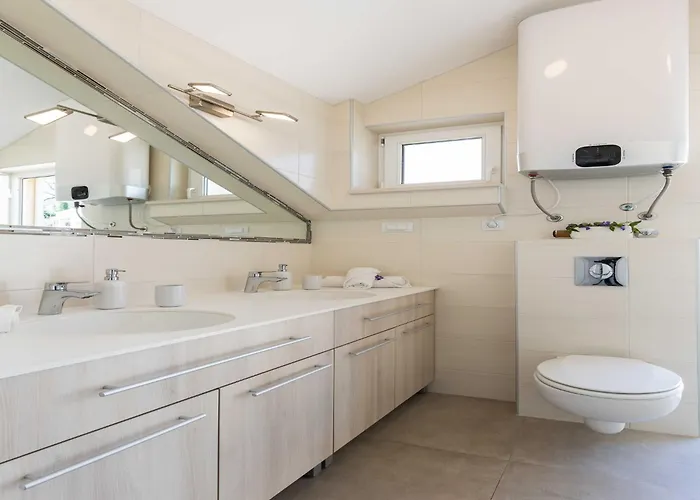 Apartament M&k - Two Bedroom With Balcony And Sea View Mlini