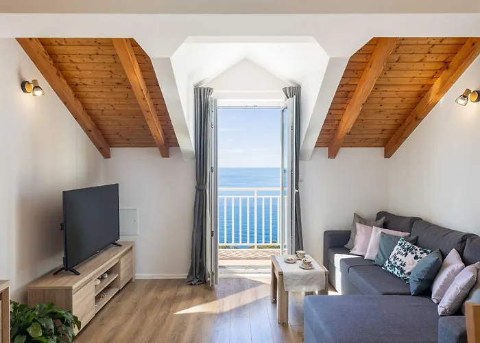 Apartament M&k - Two Bedroom With Balcony And Sea View *